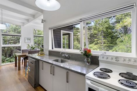 Photo of property in 92 Park Hill Road, Birkenhead, Auckland, 0626