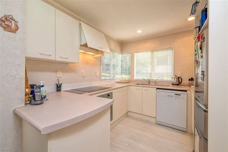 Photo of property in 2/5 Juvena Place, Clover Park, Auckland, 2019