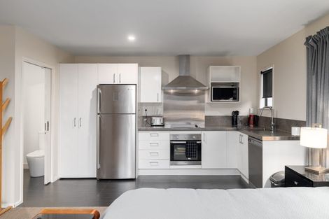 Photo of property in 2 Cannon Hill Crescent, Mount Pleasant, Christchurch, 8081