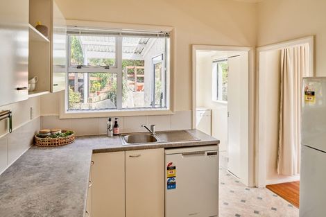 Photo of property in 44 Raroa Terrace, Tawa, Wellington, 5028