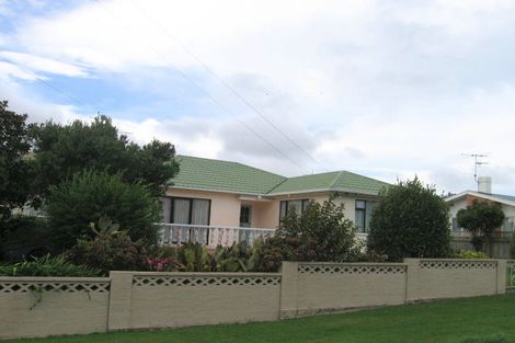 Photo of property in 68 Oxford Street, Tawa, Wellington, 5028
