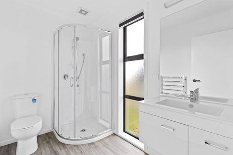 Photo of property in 1/2 Searancke Place, Fairfield, Hamilton, 3214