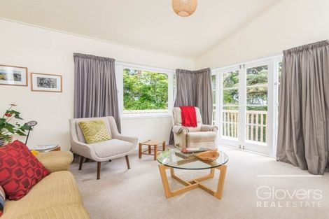 Photo of property in 8 Tawini Road, Titirangi, Auckland, 0604