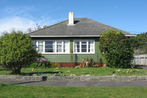 Photo of property in 35 Somerset Street, Brooklands, New Plymouth, 4310