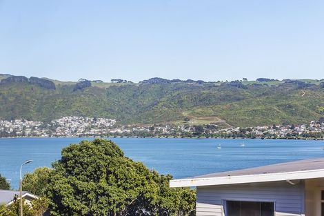 Photo of property in 2 Eskdale Road, Papakowhai, Porirua, 5024