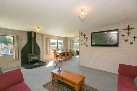 Photo of property in 318 Manutahi Road, Lepperton, New Plymouth, 4372