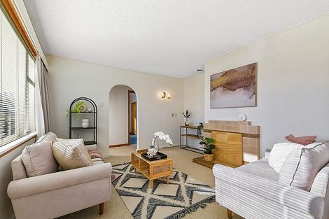 Photo of property in 17 Selwyn Road, Lynmore, Rotorua, 3010