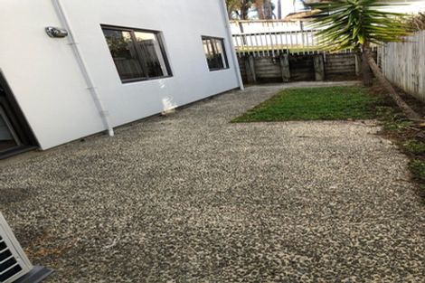 Photo of property in 28 Catlins Place, Fairview Heights, Auckland, 0632