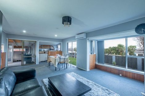 Photo of property in 64 Hyperion Drive, Randwick Park, Auckland, 2105