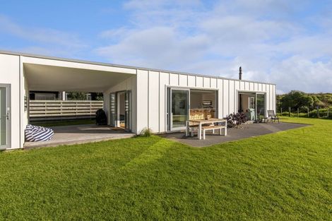 Photo of property in 41 Marram Way, Peka Peka, Waikanae, 5391