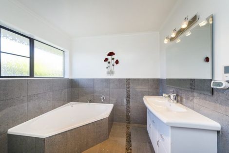 Photo of property in 12 Caroline Crescent, Highbury, Palmerston North, 4412