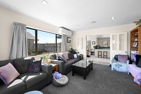 Photo of property in 28 Diomede Glade, Flagstaff, Hamilton, 3210