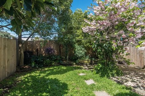 Photo of property in 20 Glendavar Street, Berhampore, Wellington, 6023