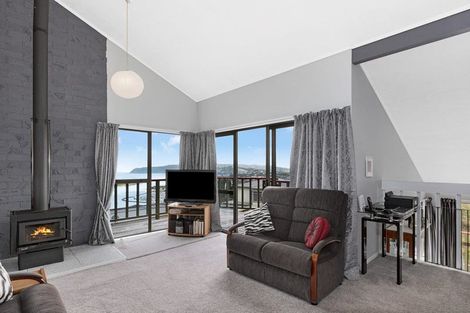 Photo of property in 4 Karoro Place, Paremata, Porirua, 5024