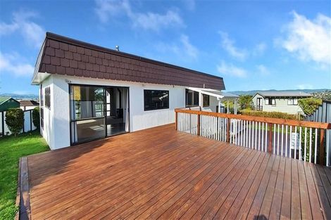 Photo of property in 11 Da Vinci Place, West Harbour, Auckland, 0618