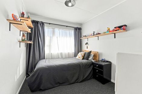 Photo of property in 60 Hinau Street, Castlecliff, Whanganui, 4501