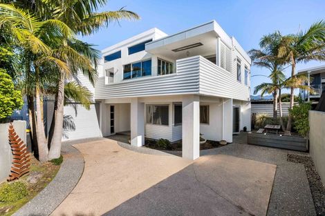 Photo of property in 517b Ocean Road, Whangamata, 3620