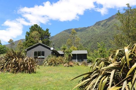 Photo of property in 4541 Otira Highway, Jacksons, Inchbonnie, 7875