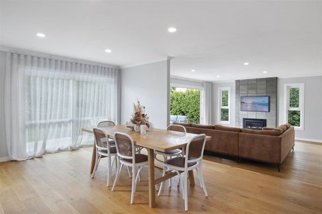 Photo of property in 10 Litchfield Place, Clarks Beach, 2122