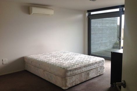 Photo of property in 71 Tamworth Crescent, Newlands, Wellington, 6037