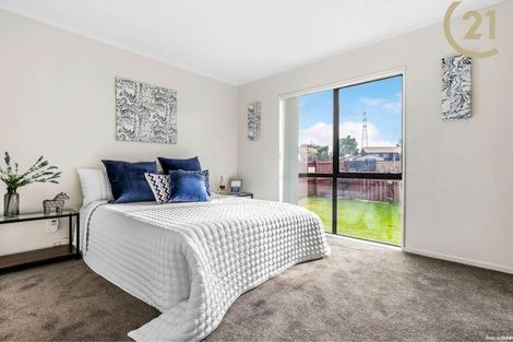 Photo of property in 100a Shifnal Drive, Randwick Park, Auckland, 2105