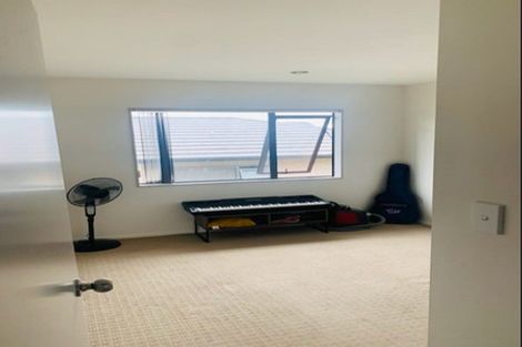 Photo of property in 10 Vino Cina Heights, Ranui, Auckland, 0612