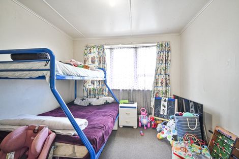 Photo of property in 713-715 Kiwi Street, Camberley, Hastings, 4120