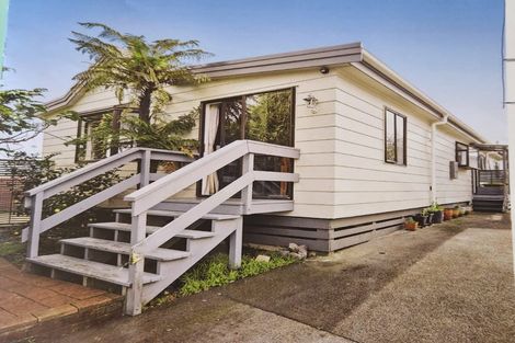 Photo of property in 9 Churchill Terrace, Waiuku, 2123