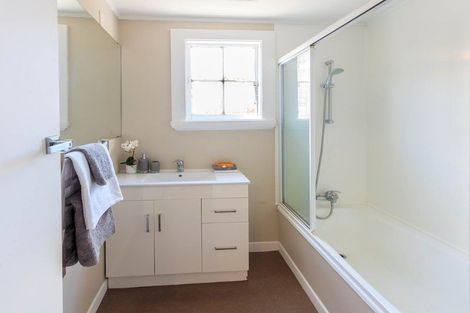 Photo of property in 24 Woodford Road, Mount Eden, Auckland, 1024