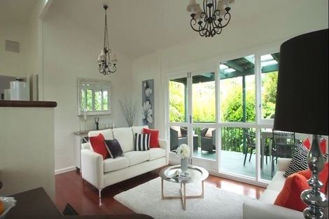 Photo of property in 7 Tranquil Glade, Hillcrest, Auckland, 0627