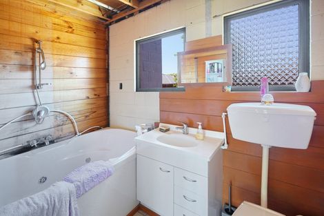 Photo of property in 8 Panckhurst Drive, Woodend, 7610