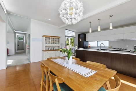 Photo of property in 10d Sunnynook Road, Sunnynook, Auckland, 0620