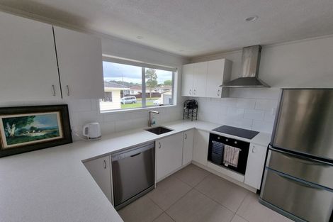 Photo of property in 2/69 Luanda Drive, Ranui, Auckland, 0612