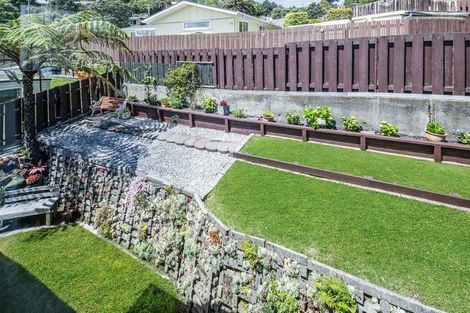 Photo of property in 62 Beazley Avenue, Paparangi, Wellington, 6037