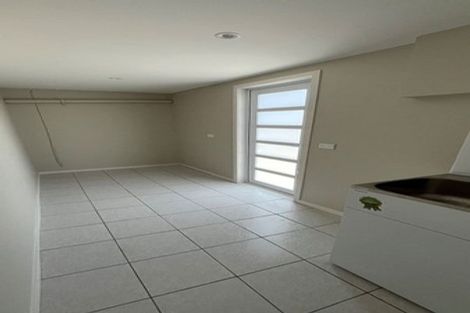 Photo of property in 7 Lavery Place, Sunnynook, Auckland, 0632