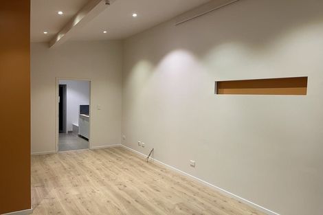 Photo of property in 8 September Place, Forrest Hill, Auckland, 0620