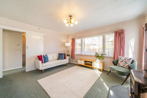 Photo of property in 4 Heretaunga Square, Silverstream, Upper Hutt, 5019