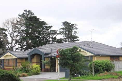 Photo of property in 2 Maghera Drive, East Tamaki, Auckland, 2016