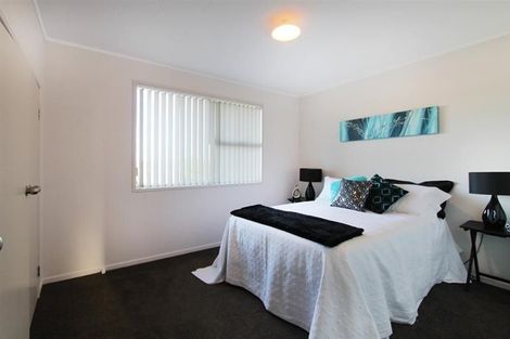 Photo of property in 2 Ranger Place, Wattle Downs, Auckland, 2103