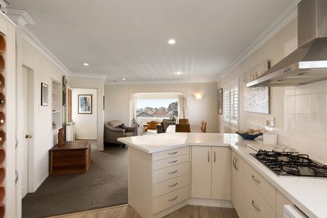 Photo of property in 118 Oceanview Road, Mount Maunganui, 3116