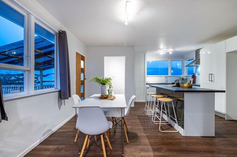 Photo of property in 32 Beauzami Crescent, Ascot Park, Porirua, 5024