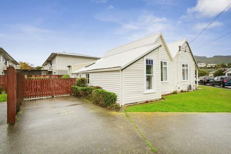 Photo of property in 14 Oxford Street, Tawa, Wellington, 5028