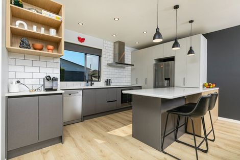 Photo of property in 4 Karika Place, Massey, Auckland, 0614