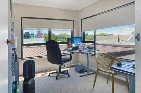 Photo of property in 1 Kelsall Street, Hospital Hill, Napier, 4110