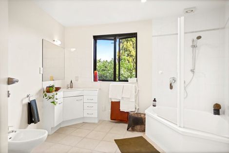 Photo of property in 16 James Clendon Place, Okiato, Russell, 0272