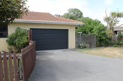 Photo of property in 486 Marine Parade, South New Brighton, Christchurch, 8062