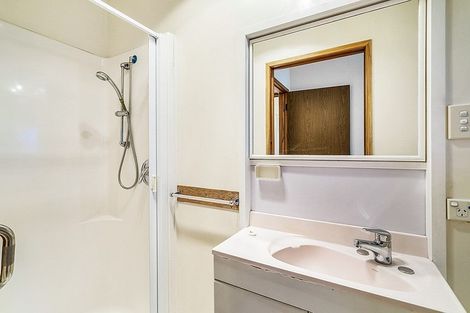 Photo of property in 26 Masterton Road, Rothesay Bay, Auckland, 0630