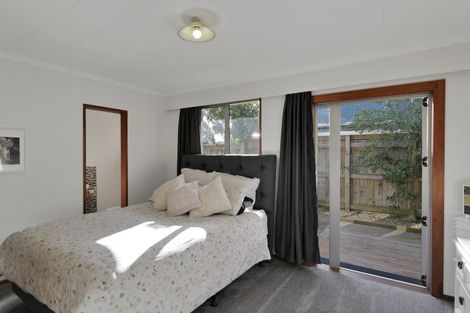Photo of property in 35 Thomas Place, Foxton Beach, Foxton, 4815