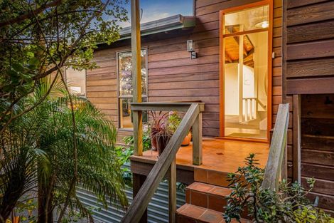 Photo of property in 2/194 Glenvar Road, Torbay, Auckland, 0630