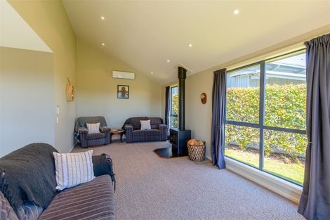 Photo of property in 103 Cashmere Bay Road, Moana, 7875